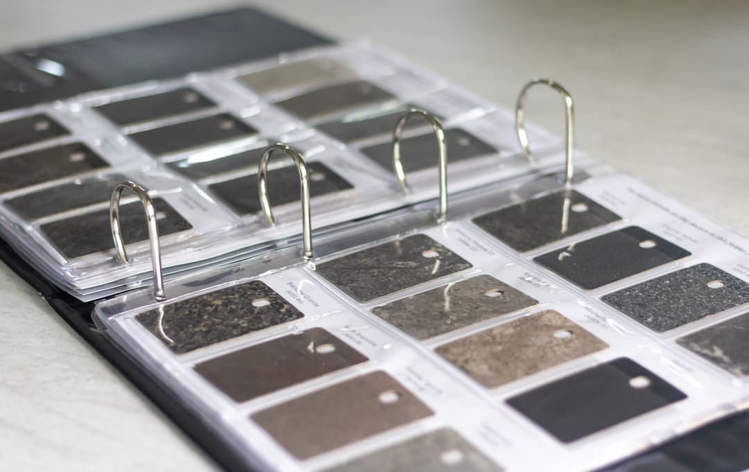 Preventivo sostituzione mobile bagno con campioni di materiali e finiture