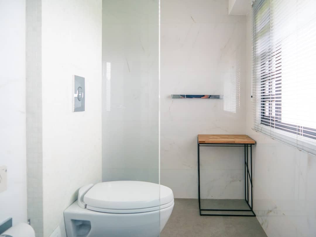 Sanitari moderni per bagno: come scegliere wc e bidet (guida pratica)