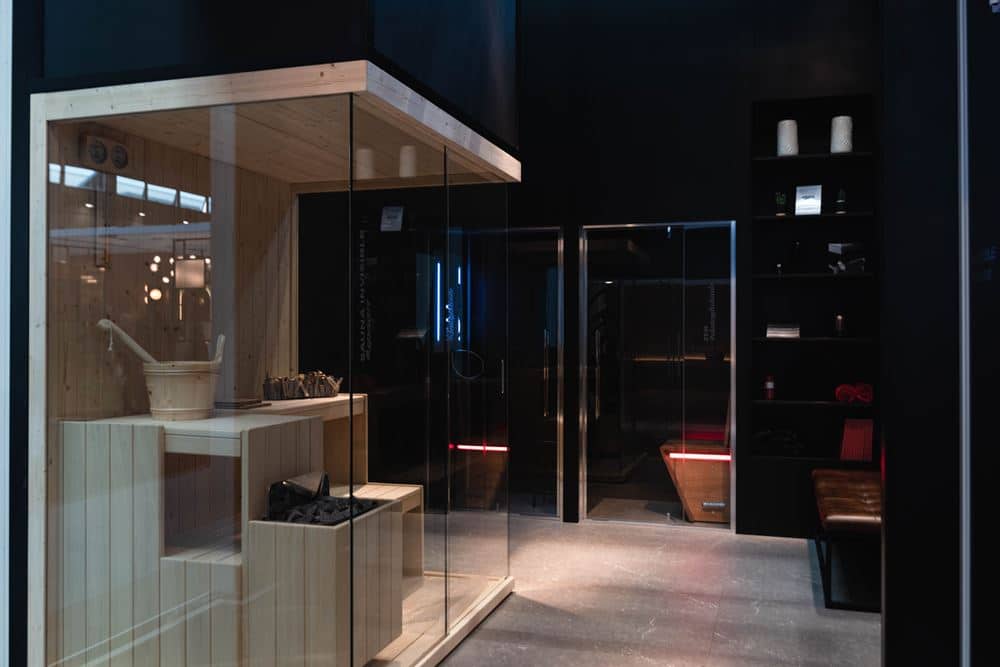 sauna in vetro trasparente