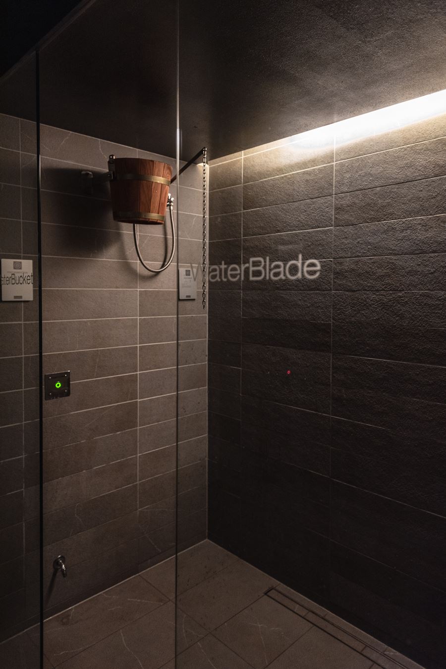 doccia con ghiaccio dopo la sauna - attrezzature spa professionali Starpool