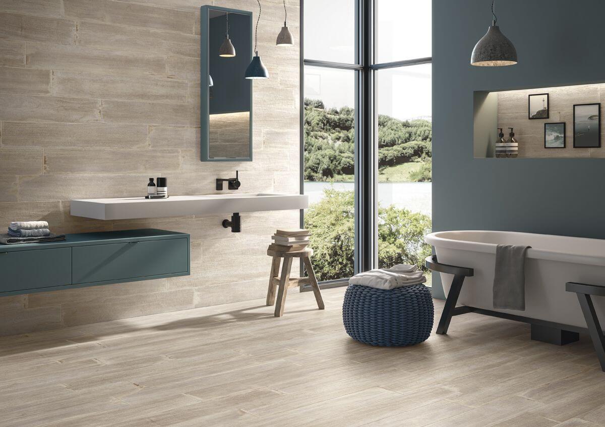 bagno in gres porcellanato effetto legno