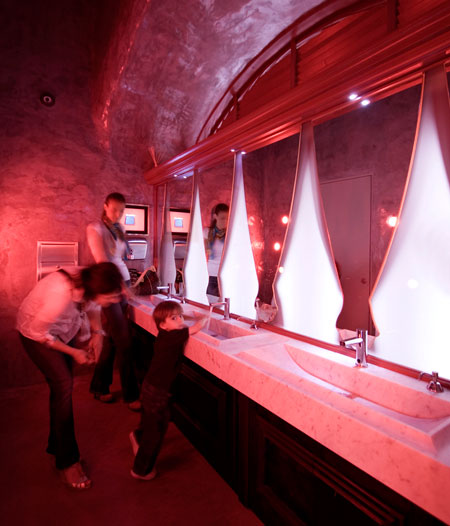 Malta, La Valletta: Bagno pubblico cittadino - Design by Chris Biffra
