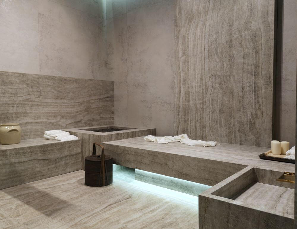 hammam in gres effetto marmo