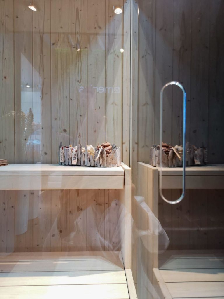sauna piccola con porta scorrevole