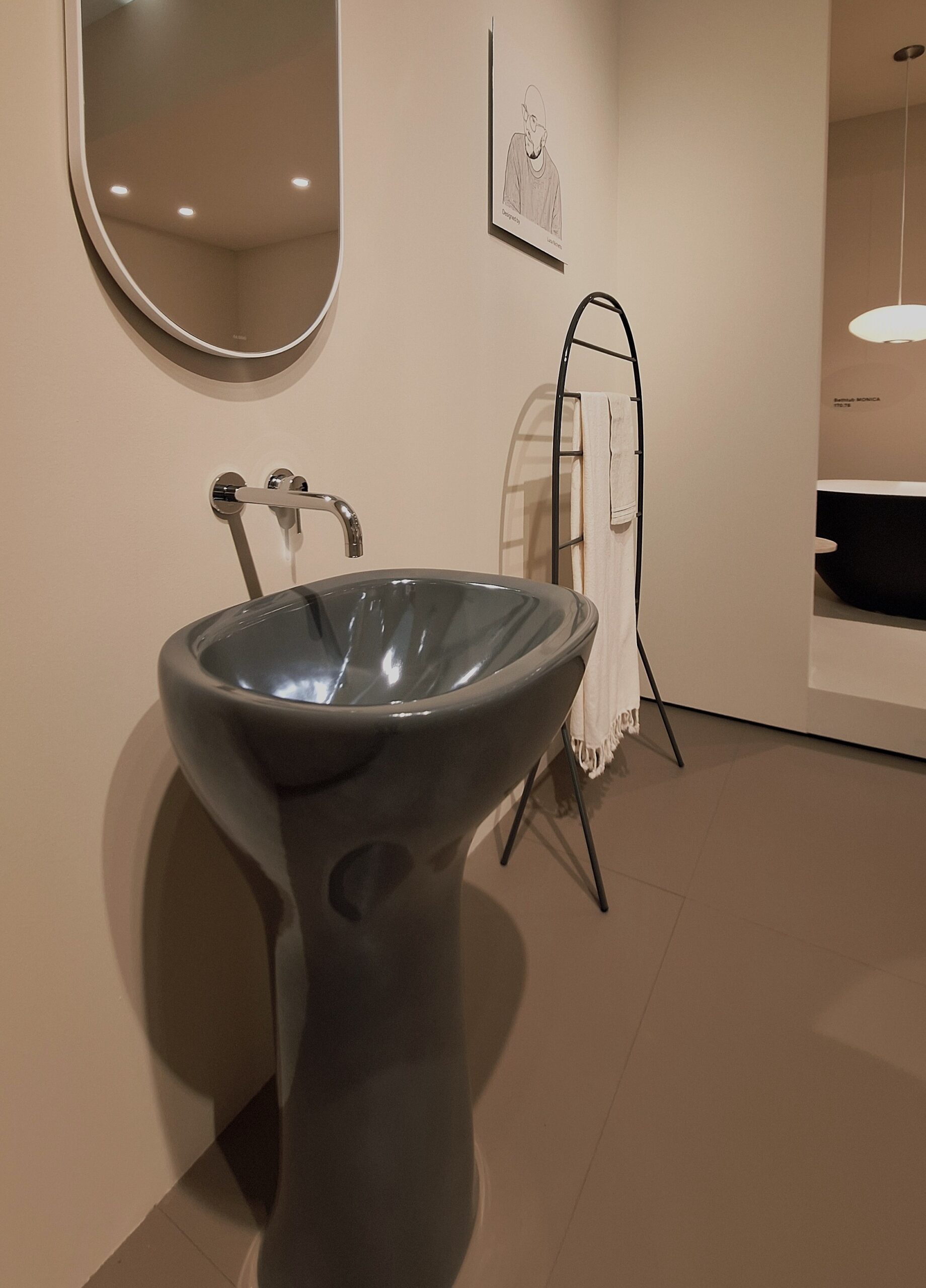lavabo a colonna in ceramica lucida verde scuro
