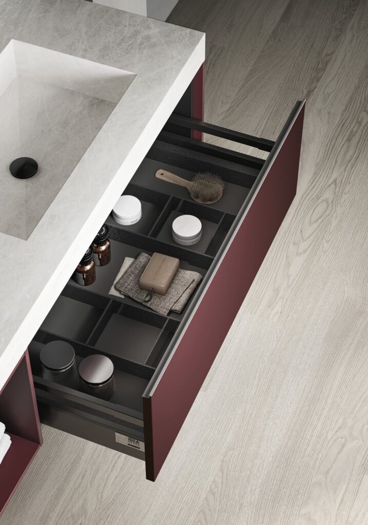 come organizzare l'interno del cassetto del mobile da bagno