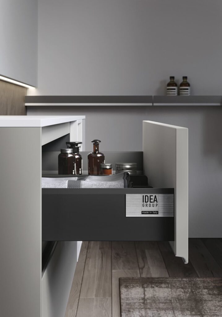 interno cassetto di un mobile da bagno