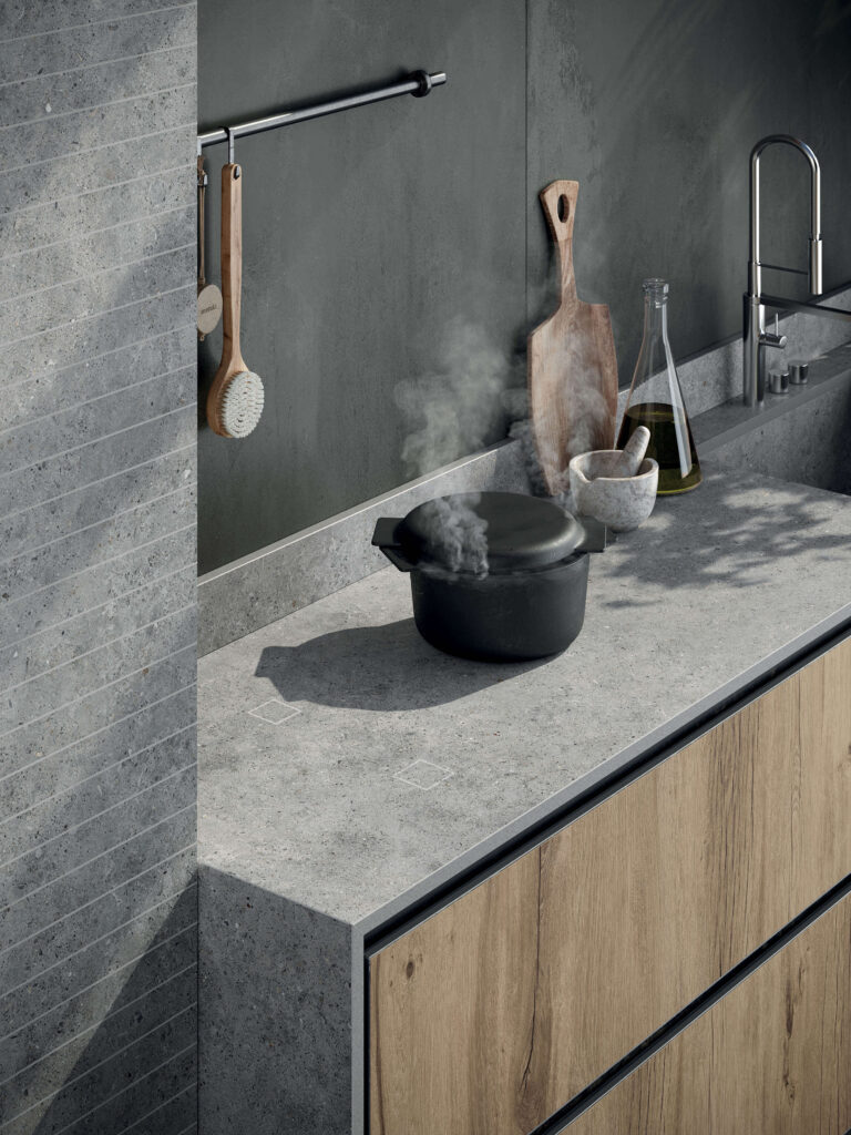 lastre sinterizzate per top cucina con piano cottura invisibile