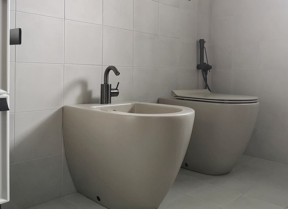sanitari a terra colorati