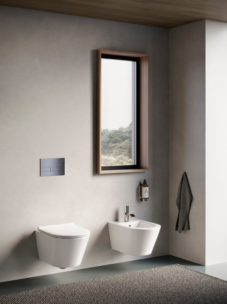 Coppia di sanitari sospesi stondati in bagno moderno