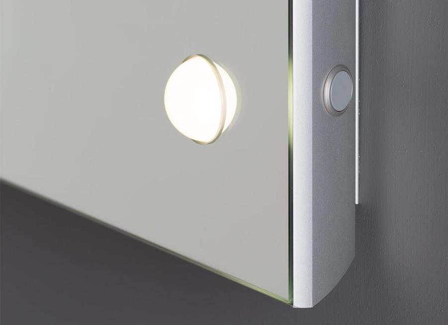 specchiera bagno con luci integrate